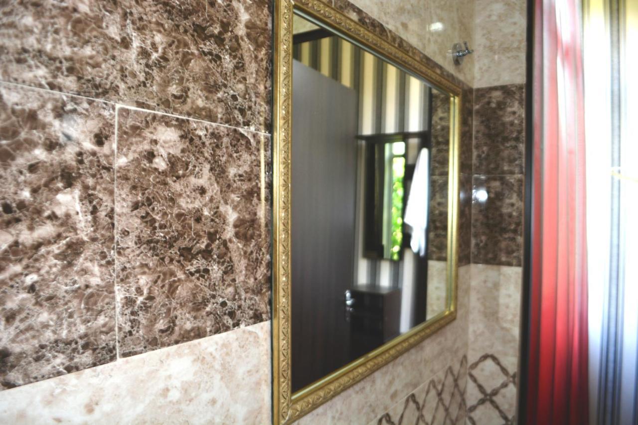 Mg Hotel Erivan Exterior foto